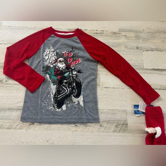 Max & Olivia 2 Piece Pajama Set with Socks Size 6/7 - Picture 2 of 4